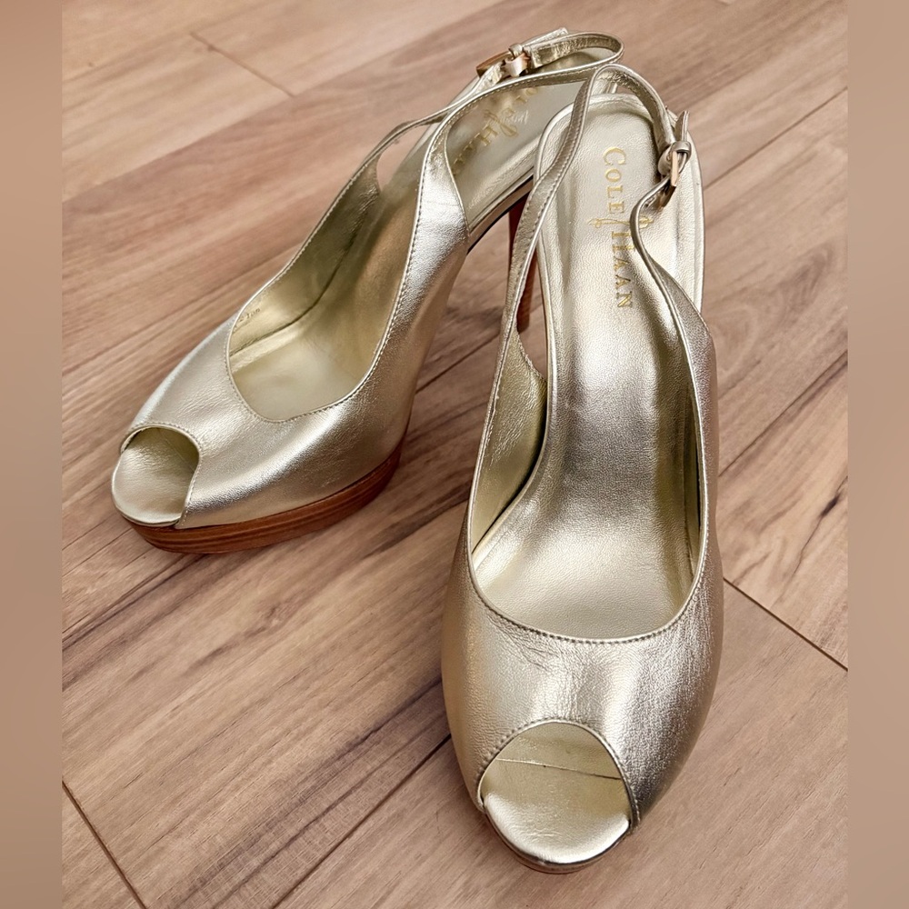 COLE HAAN Nike Air Gold Metallic Leather
Peep Toe Slingback